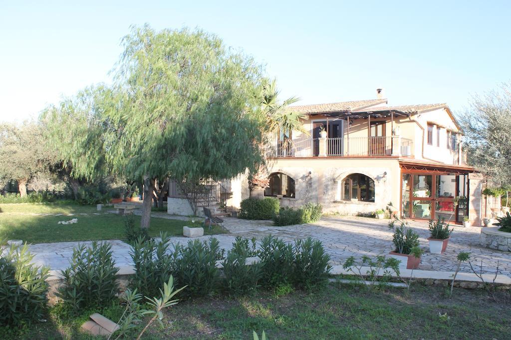 B&B Casale Siciliano Di Miryam Tiralongo Avola Exterior photo