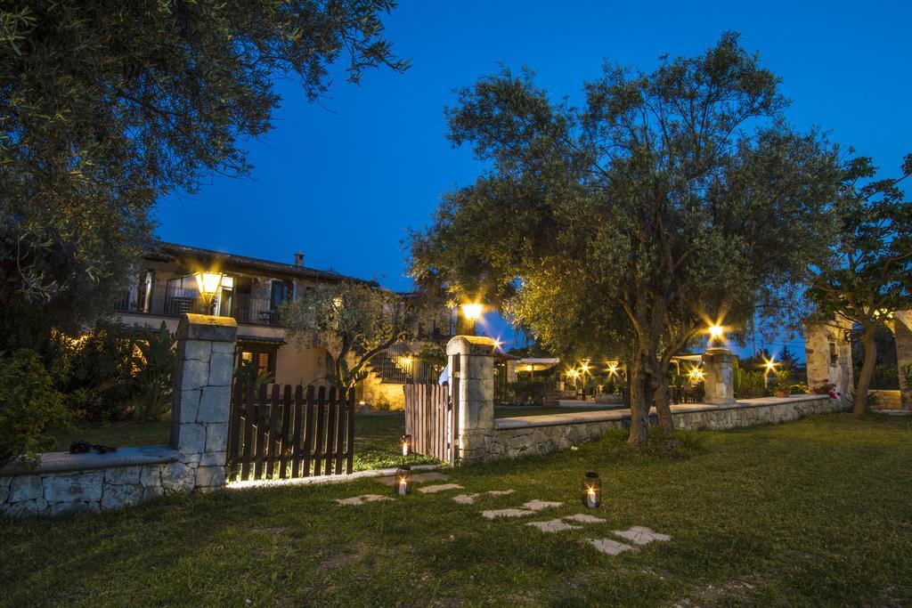 B&B Casale Siciliano Di Miryam Tiralongo Avola Exterior photo
